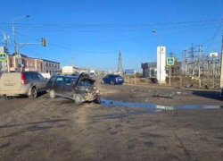 Под Волжским утром не поделили дорогу два отечественных авто: пострадал один из водителей