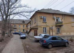 В Волжском продолжает пополняться список аварийных домов