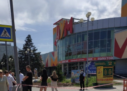 В Волжском экстренно эвакуируют ТЦ «ЦУМ»: видео