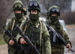 Бойцы Росгвардии задержали сотрудника ЧОПа в Волжском, который терроризировал мать и отчима 