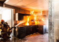 Волжанин чуть не сгорел, демонстрируя свои кулинарные способности