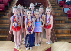 Юные волжанки привезли медали по гимнастике с турнира в Астрахани