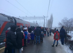 Пройти через толпу в поезд-музей с ребенком не реально, - волжанин