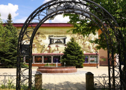 В Волжском завершили ремонт фонтана у драматического театра