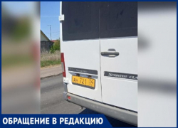 В Волжском водитель маршрутки отказался останавливаться, когда пассажиру стало плохо, а потом высадил всех