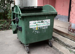 В Волжском горели мусорные контейнеры