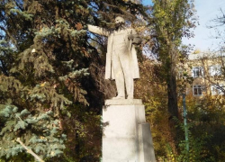 В Волгограде снесли памятник Ленину рядом с колледжем