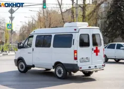 Двух пешеходов сбили на дороге в Волжском: среди них есть ребенок