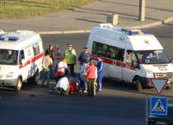 Маршрутчик уронил пенсионерку и "сбежал" с места ДТП в Волжском
