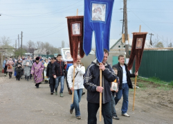 Верующие прошли крестным ходом вокруг Волжского