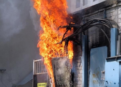 В Волжском загорелась подстанция