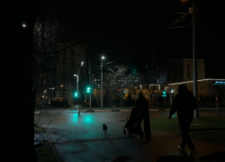 Дайте нам поспать: жители Волжского просят отключить пищащие светофоры на ночь