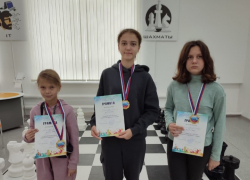 В Волжском прошел чемпионат по классическим шахматам среди мужчин и женщин