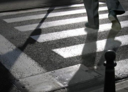 На третьей Продольной 28-летний водитель Audi сбил двух пешеходов