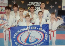 Шесть золотых и две серебряных: рукопашники привезли в Волжский медали 