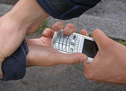 Молодой бандит ограбил на улице 43-летнего волжанина 