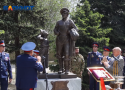 В Вожском торжественно открыли памятник российскому казачеству: видео