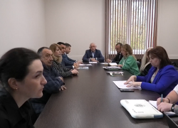 Глава Волжского обсудил мусорную проблему с регоператором