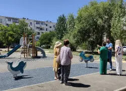 В 37 микрорайоне Волжского установят новые детские площадки.