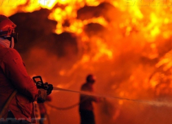 В Волжском в Погромном горели дом и баня