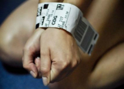 Учительница начальных классов из Волжского торговала людьми