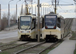 Легковушка остановила движение трамваев в Волжском на полчаса