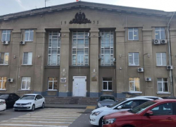 В администрации Волжского проводят дезобработку из-за подозрений на COVID-19