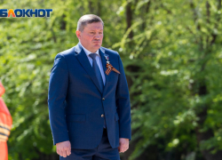 Обломки упали на больницу и завод: губернатор Волгоградской области Андрей Бочаров прокомментировал ситуацию с атаками беспилотников