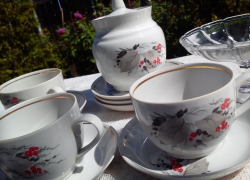 Стаканы и чайные пары решила обновить администрация Волжского