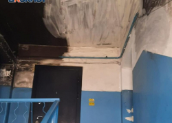 Взорванную от бытового газа квартиру в Волжском обжили бездомные: видео