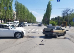 В Волжском накануне произошли 2-е аварии: подробности
