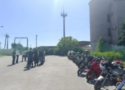 Мотопомощь на колесах: байкеры из Волжского поймали виновницу ДТП и получили благодарность от ГАИ