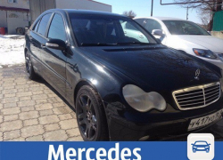 Черный Mercedes-Benz ищет своего хозяина в Волжском
