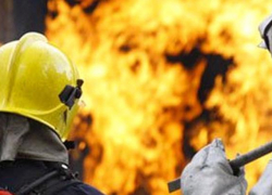 Деревянная парная бани полностью сгорела в посёлке Рабочем в Волжском