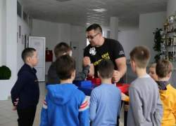 В Волжском прошел «Открытый стол — армрестлинг»