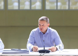 При разборе завалов найдена погибшая, число пострадавших выросло до восьми, - губернатор Волгоградской области о последствиях атаки БПЛА