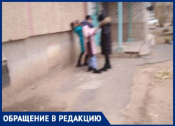 Стучали в дверь и убегали: как ведут себя девочки-подростки в Волжском