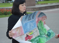 В День защиты детей волжане пытались привлечь внимание к выпадению детей из окон страшными картинками