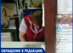 "Выгнали из бистро за детскую воду", -волжанка