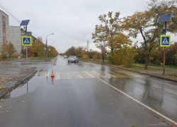 В Волжском автоледи сбила на пешеходном переходе мужчину