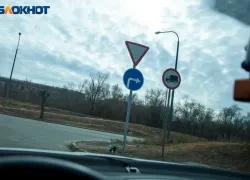 Автоледи «под градусом» врезалась в металлический забор в Волжском 