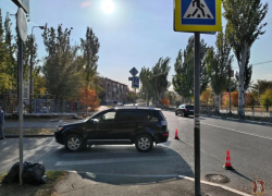 В Волжском иномарка сбила женщину у детского сада