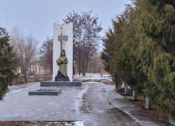 В Средней Ахтубе подрядчик украл миллион на ремонте братской могилы