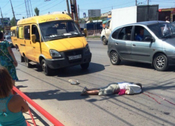 На севере Волгограда маршрутка сбила женщину на пешеходном переходе