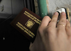 Житель Урюпинска за взятку хотел вернуть свой арестованный грузовой автомобиль