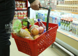 Продуктовые магазины разоряют волжан