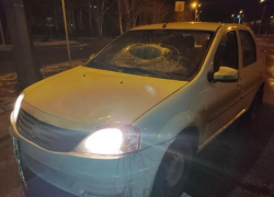 В Волжском женщина-водитель сбила пешехода и скрылась