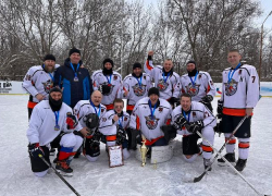 Волжане снова на вершине хоккейного турнира