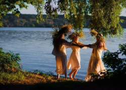 Волжане планируют отметить ночь на Ивана Купала - священники осуждают языческие обряды