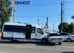 ДТП с рейсовой маршруткой парализовало движение на волжской ГЭС